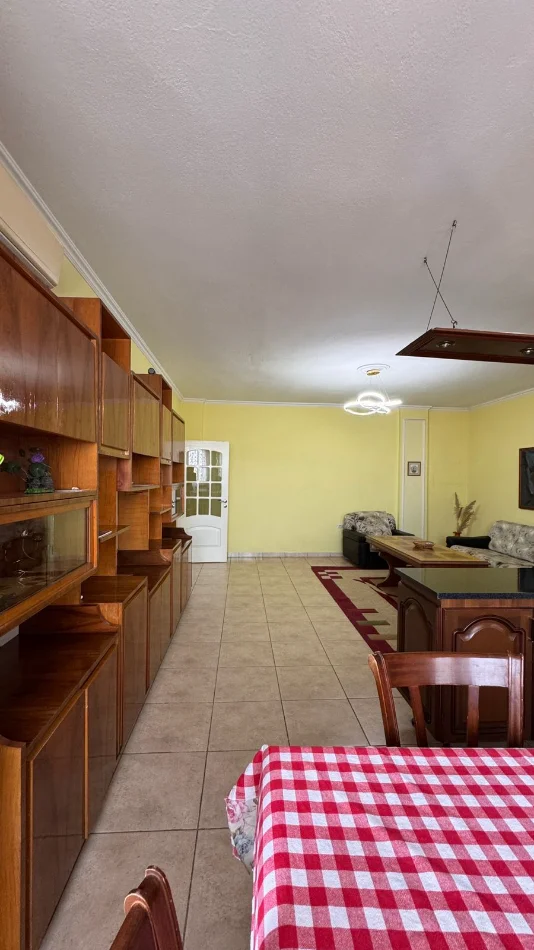 Tirane, shitet apartament 2+1 Kati 8, 250.000 € 