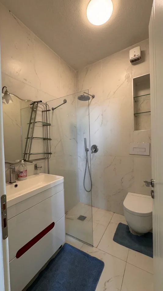 Tirane, shitet apartament 2+1 Kati 8, 250.000 € 