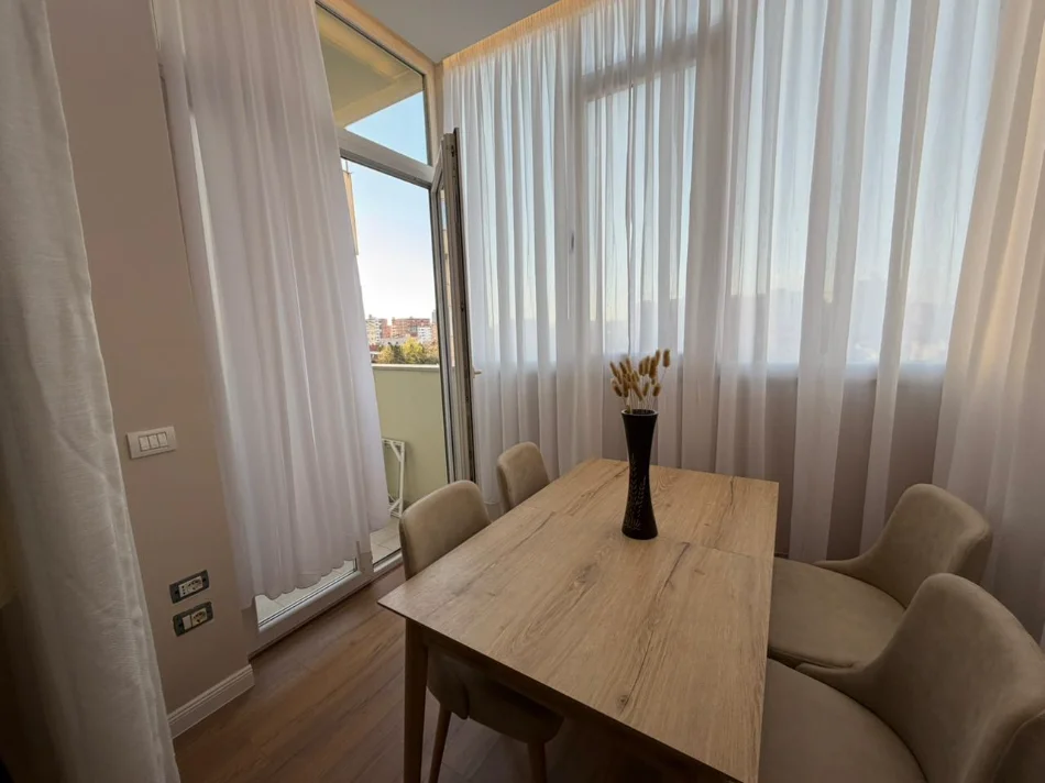 Tirane, jepet me qera apartament 1+1 Kati 3, 