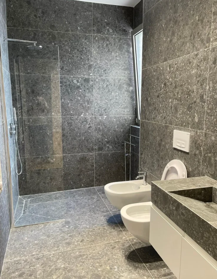 Tirane, jepet me qera apartament 1+1+Aneks+Ballkon Kati 2, 70 m² 1.150 € 