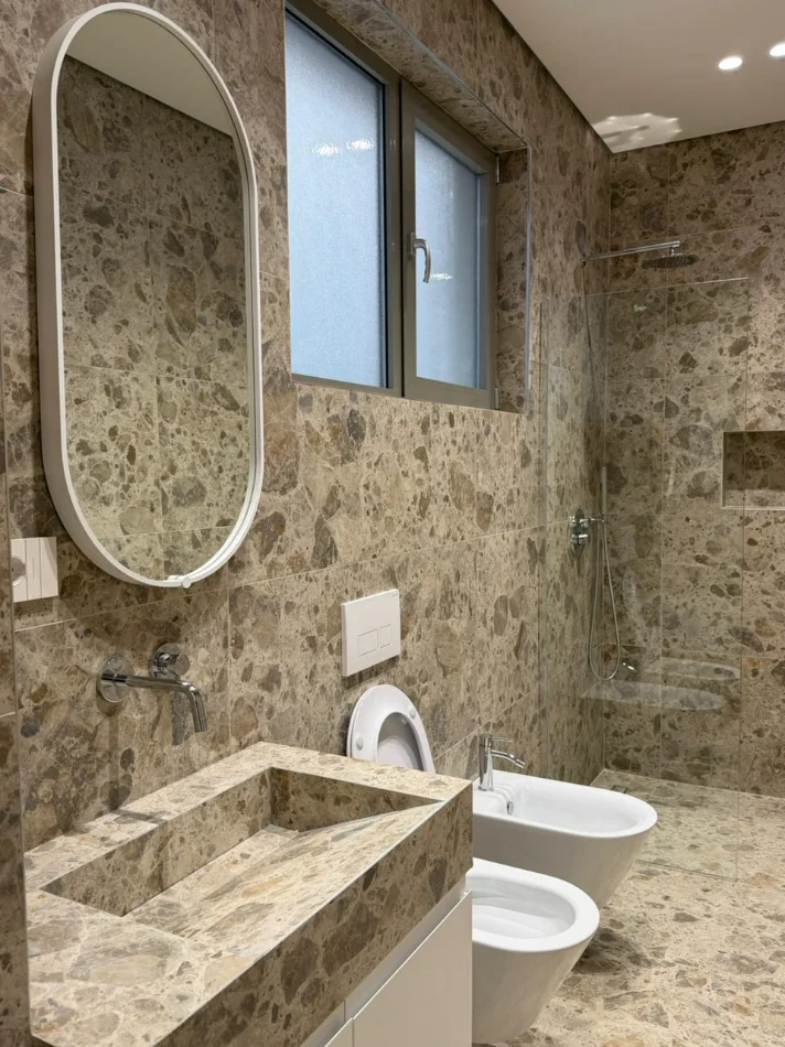 Tirane, jepet me qera apartament 2+1+Aneks+Ballkon , 120 m² 2.000 € 