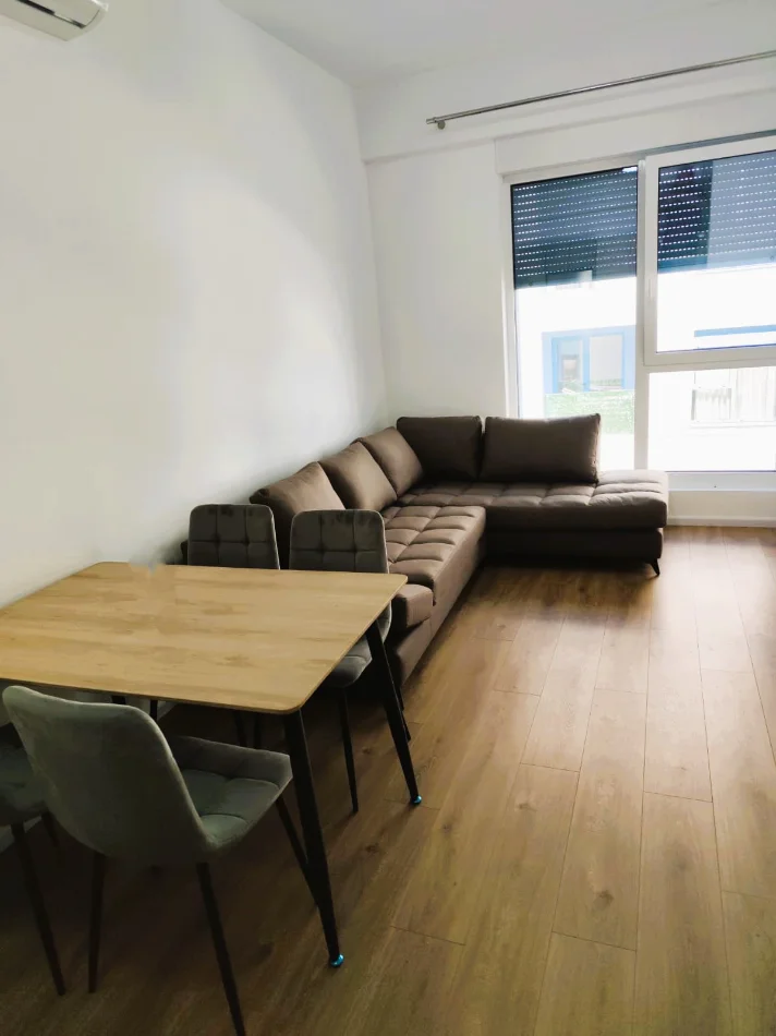 Tirane, jepet me qera apartament 1+1+Ballkon Kati 3, 400 €