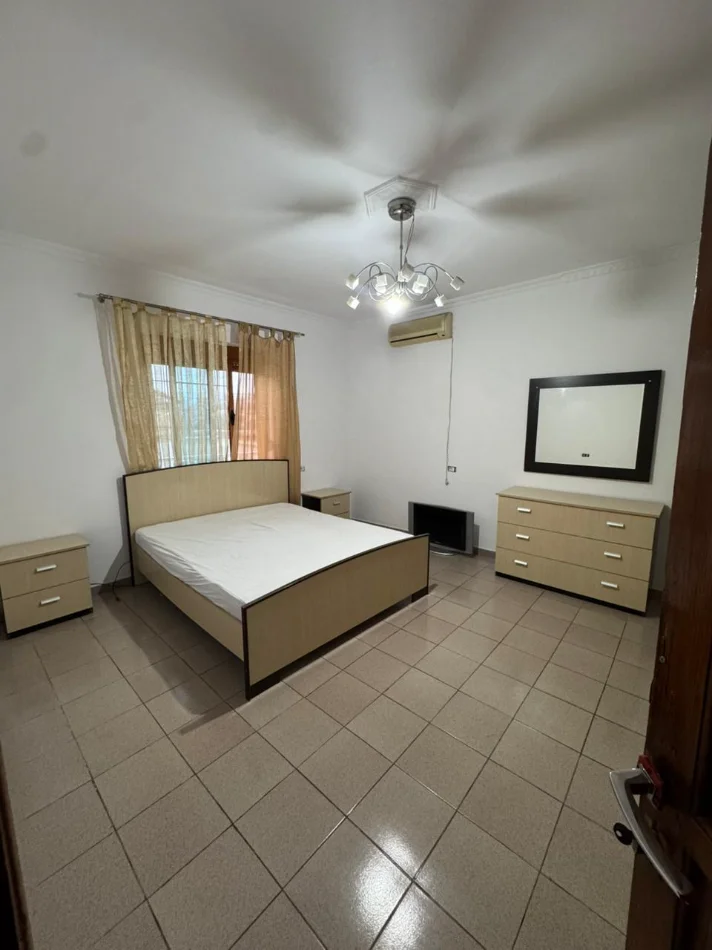 Tirane, jepet me qera Vile 2+1 Kati 2, 100 m² 350 € (Rruga Ram Sadria)