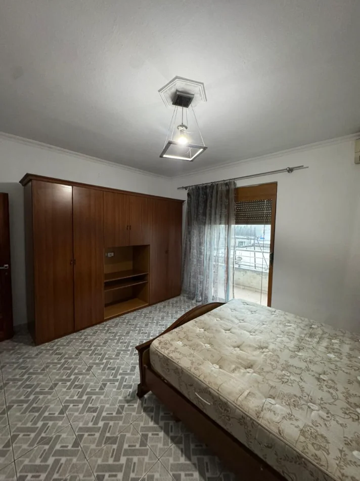 Tirane, jepet me qera Vile 2+1 Kati 2, 100 m² 350 € (Rruga Ram Sadria)