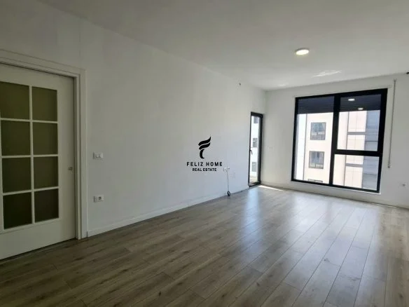 Tirane, jepet me qera zyre Kati 7, 64 m² 450 € (PORCELAN)