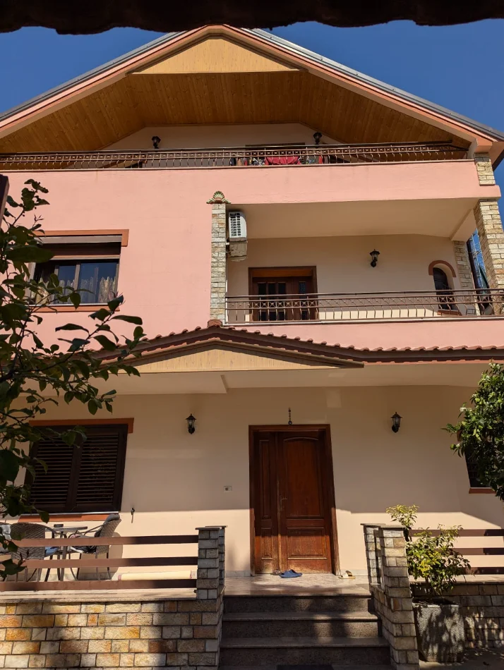 Tirane, shitet Vile 3 Katshe Kati 0, 540 m² 520.000 € 