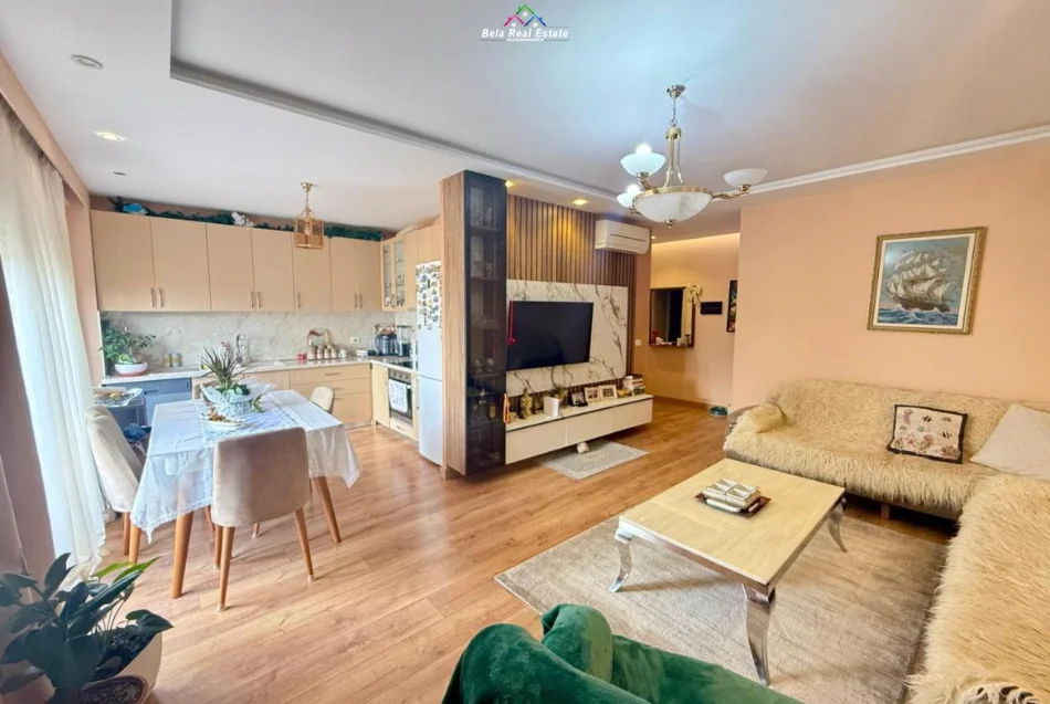 Tirane, shes apartament 3+1 Kati 2, 120 m² 345.000 € (kopshti botanik)