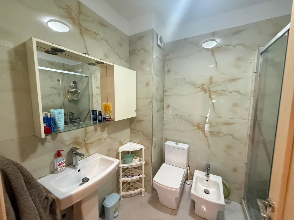 Tirane, shitet apartament 3+1 Kati 2, 120 m² 345.000 € (Kopshti botanik)