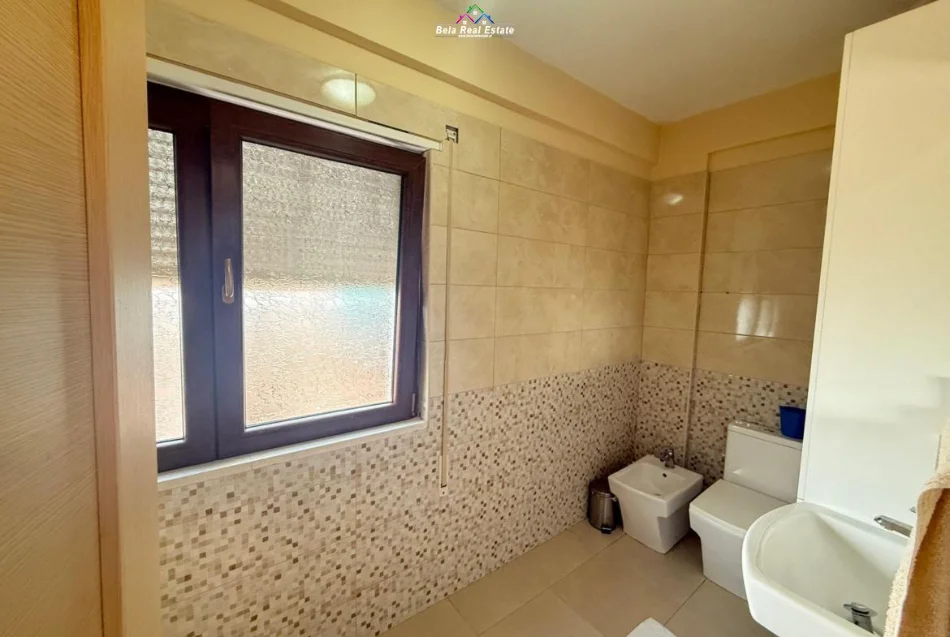 Tirane, shes apartament 3+1 Kati 2, 120 m² 345.000 € (kopshti botanik)