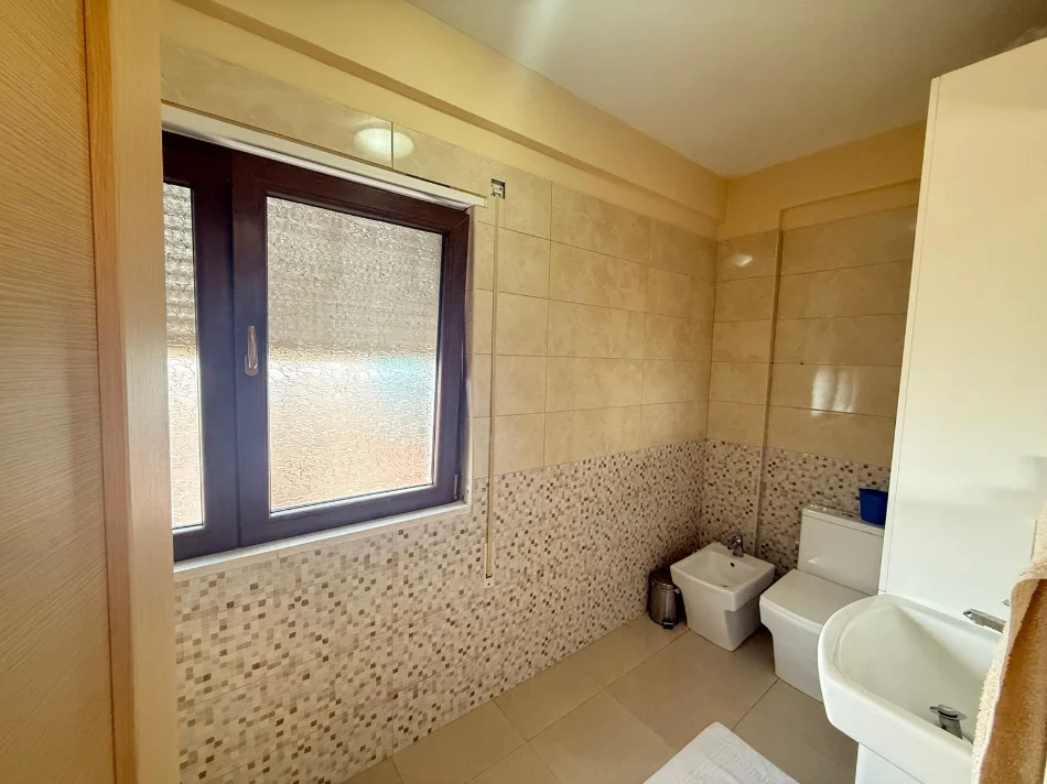 Tirane, shitet apartament 3+1 Kati 2, 120 m² 345.000 € (Kopshti botanik)