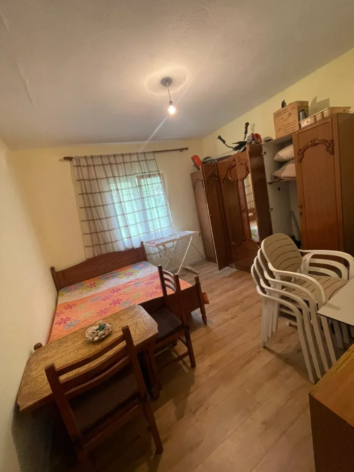 Shtëpi private në shitje me mundësi ndërtimi deri në 4 kate!!