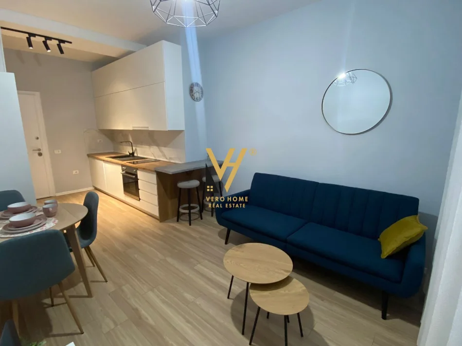 Tirane, jepet me qera apartament 1+1+Ballkon Kati 2, 65 m² 620 € (21 DHJETORI)