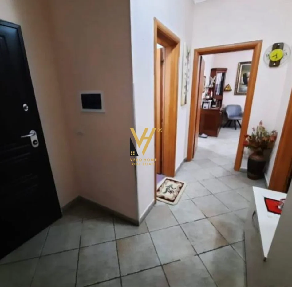 Tirane, shitet apartament 1+1+Ballkon Kati 2, 75 m² 144.200 € (KOMUNA E PARISIT)