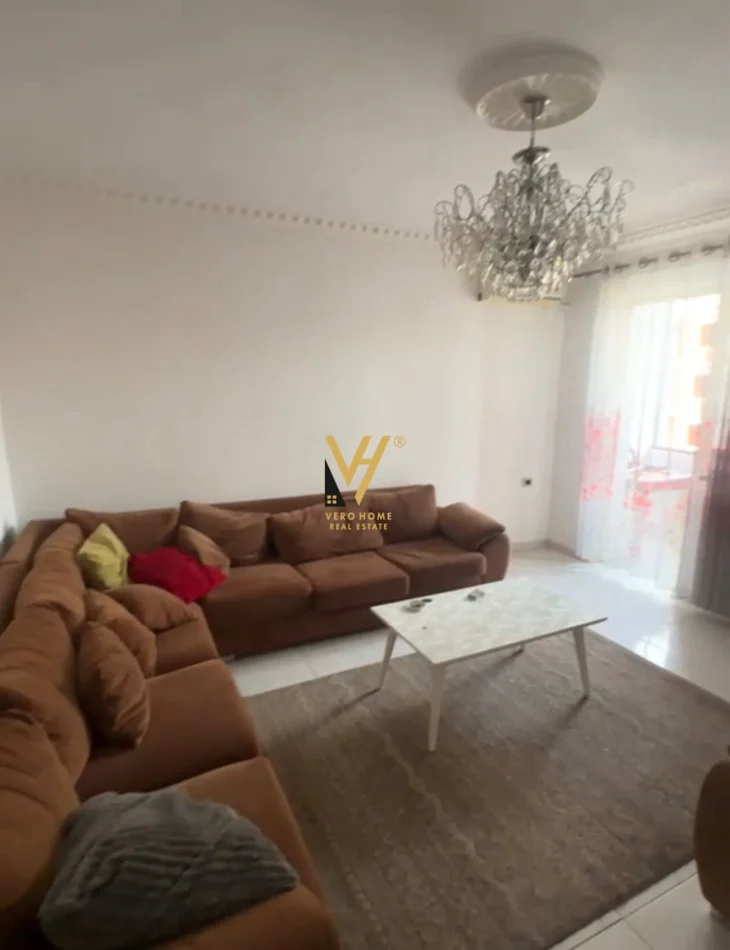 Tirane, jepet me qera apartament 3+1+Ballkon Kati 5, 100 m² 370 € (KAMEZ)