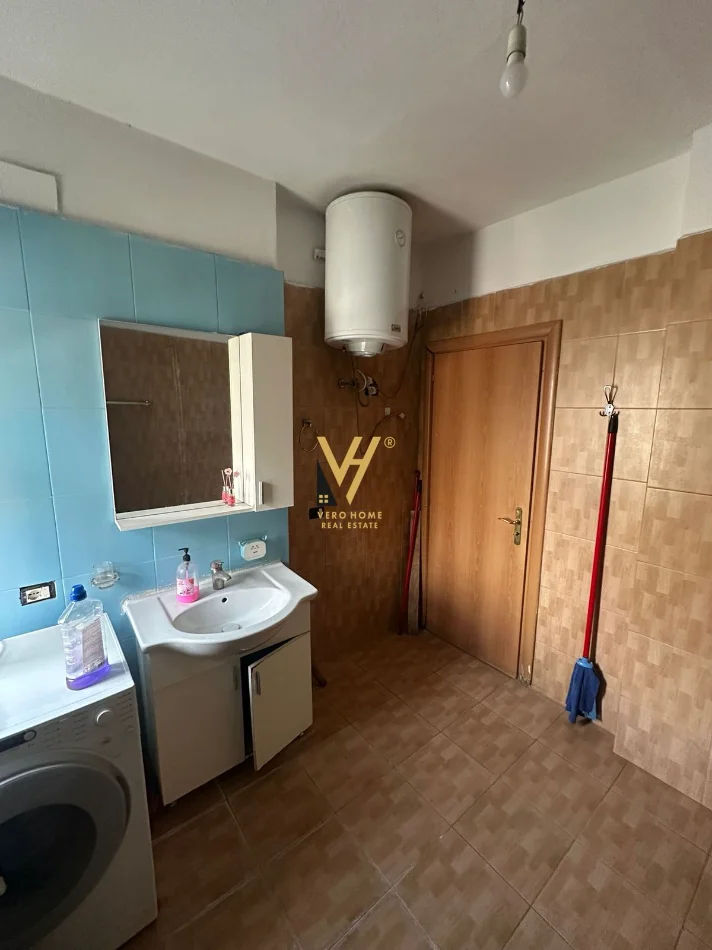 Tirane, jepet me qera apartament 3+1+Ballkon Kati 5, 100 m² 370 € (KAMEZ)