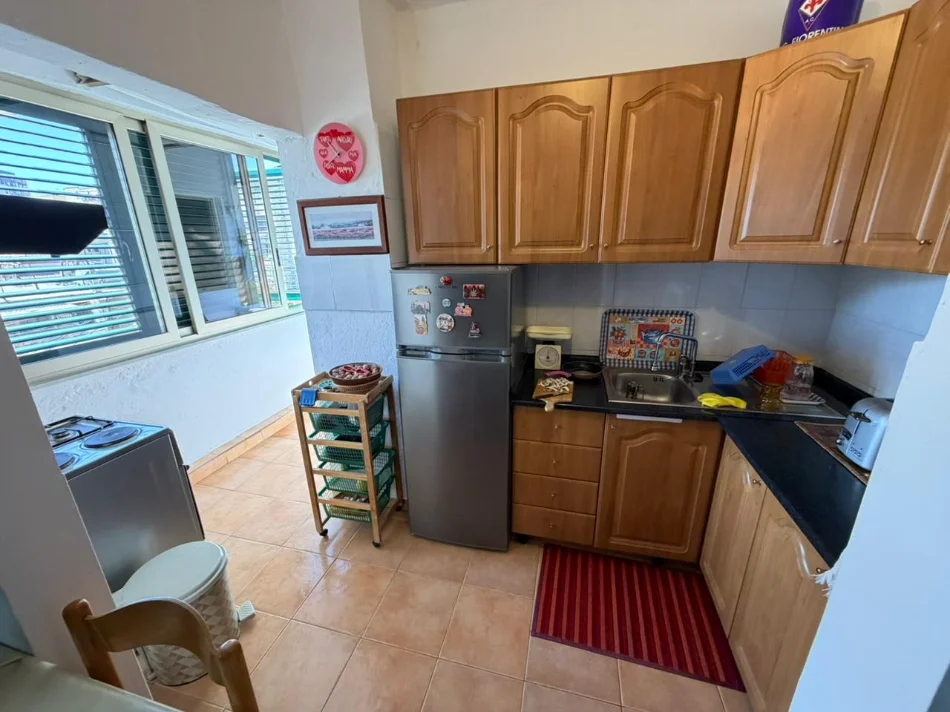 Tirane, jepet me qera apartament 1+1 Kati 3, 