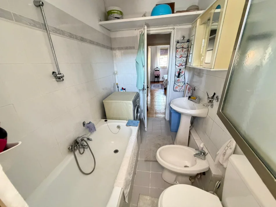 Tirane, jepet me qera apartament 1+1 Kati 3, 