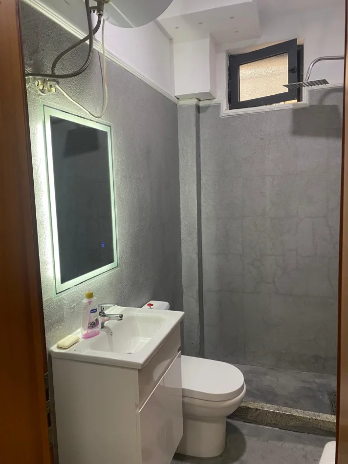 Tirane, jepet me qera apartament Kati 1, 35 m² 300 € 