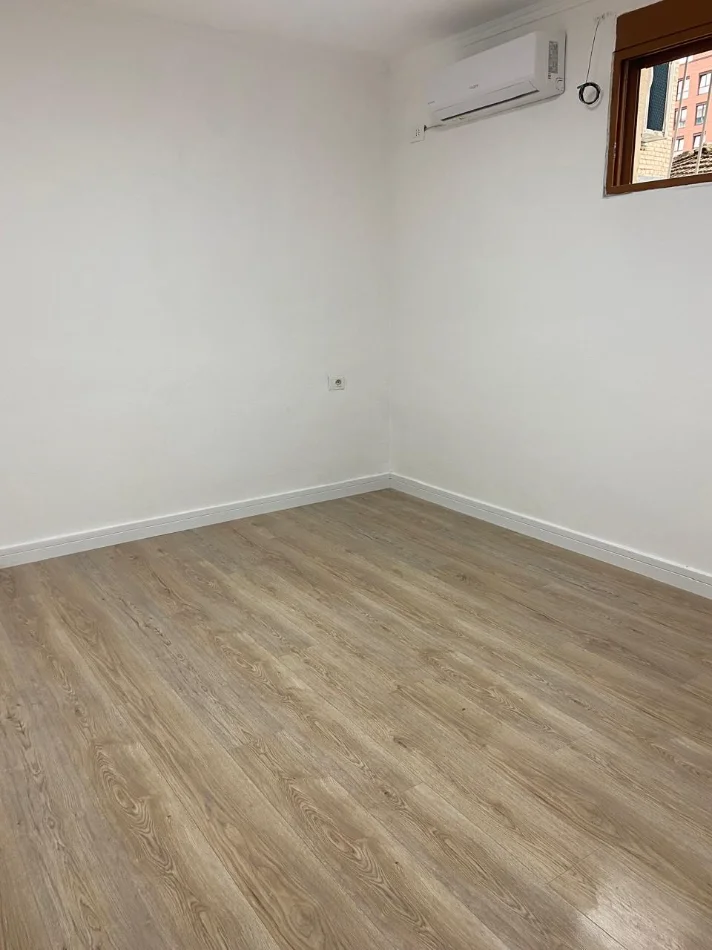 Tirane, jepet me qera apartament Kati 1, 35 m² 300 € 