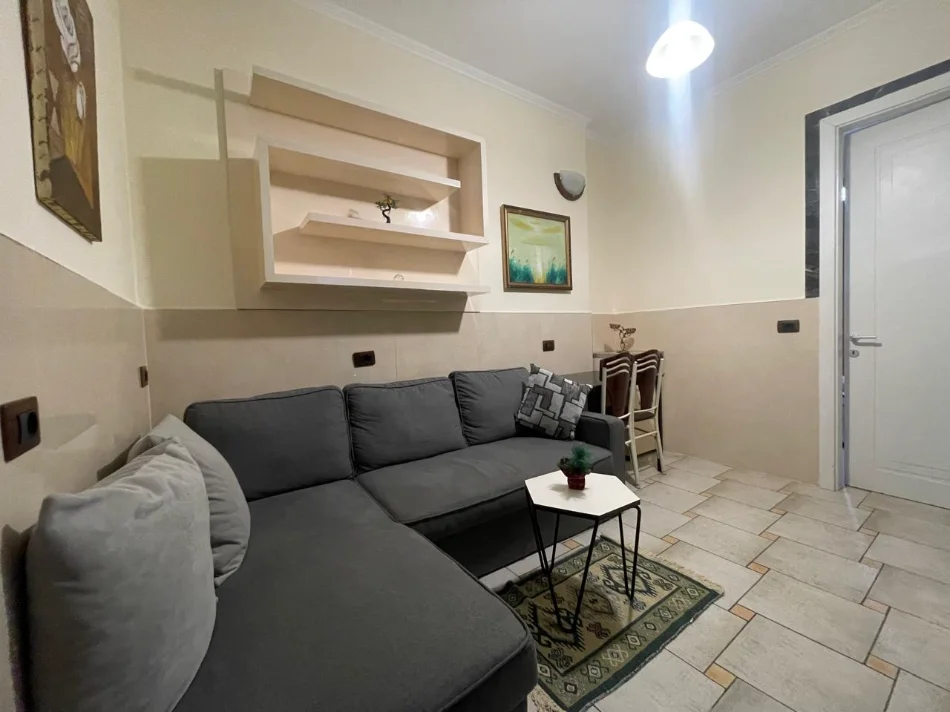 Tirane, jepet me qera apartament 1+1 Kati 2, 64 m² 420 € (concod center)