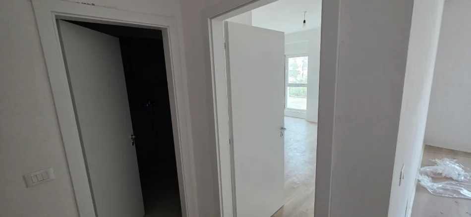 Tirane, shitet apartament 1+1 Kati 1, 71 m² 135.000 € (LAPRAKE)