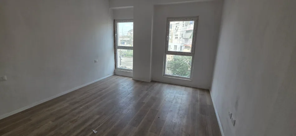 Tirane, shitet apartament 1+1 Kati 1, 71 m² 135.000 € (LAPRAKE)