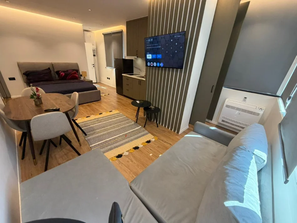 Tirane, shitet garsonier 1+1 Kati 2, 90 m² 240.000 € 