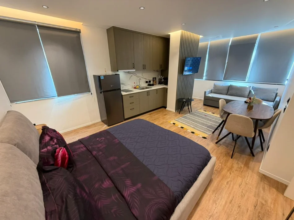 Tirane, shitet garsonier 1+1 Kati 2, 90 m² 240.000 € 