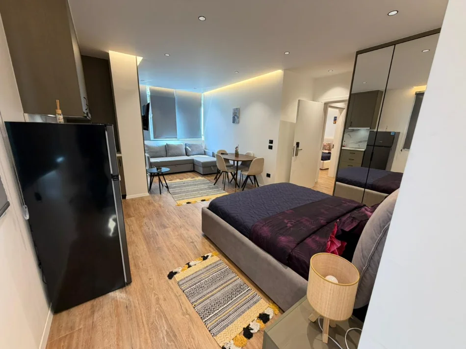 Tirane, shitet garsonier 1+1 Kati 2, 90 m² 240.000 € 