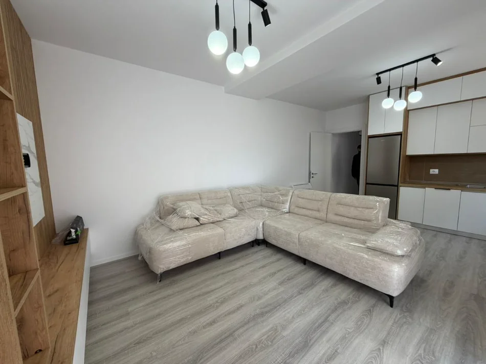 Tirane, jepet me qera apartament 2+1 Kati 4, 500 €