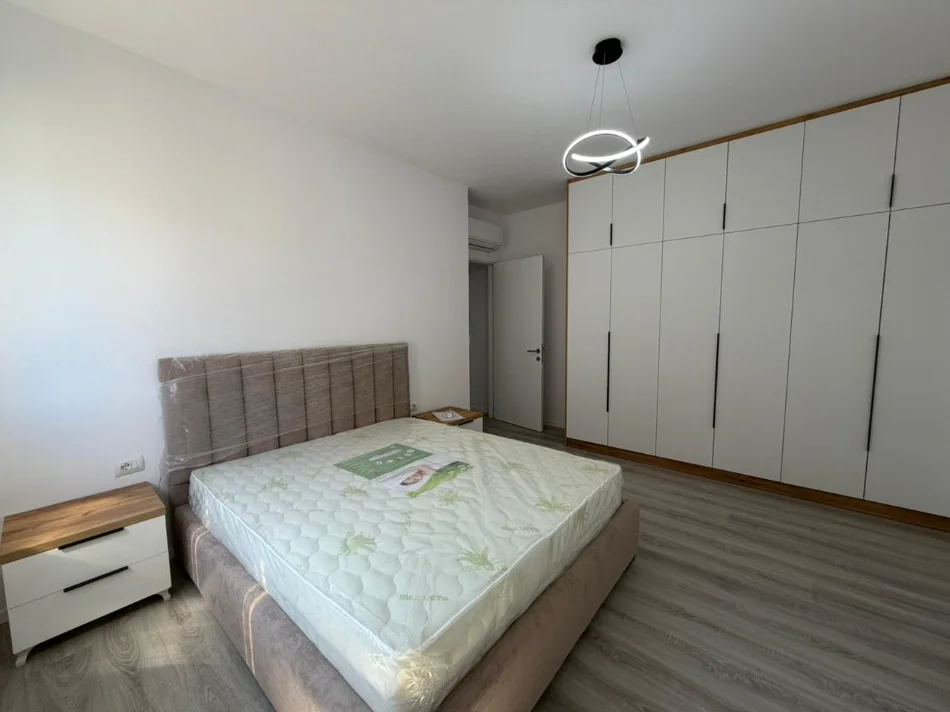 Tirane, jepet me qera apartament 2+1 Kati 4, 500 €