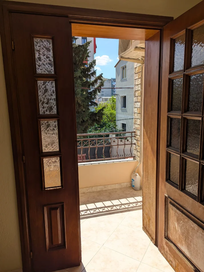 Tirane, shitet Vile 3 Katshe Kati 3, 260 m² 520.000 € (bulevardi ri)