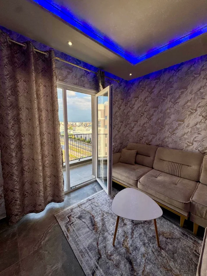 Tirane, jepet me qera apartament 1+1 Kati 8, 500 € 