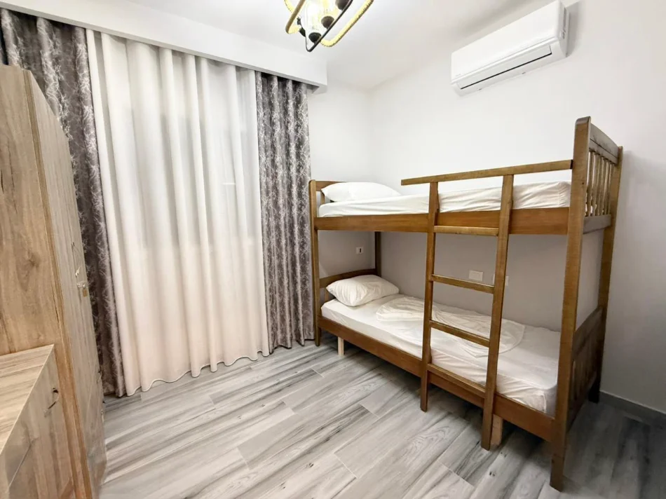 Tirane, jepet me qera apartament 2+1 Kati 4, 90 m² 550 € (Fresku)
