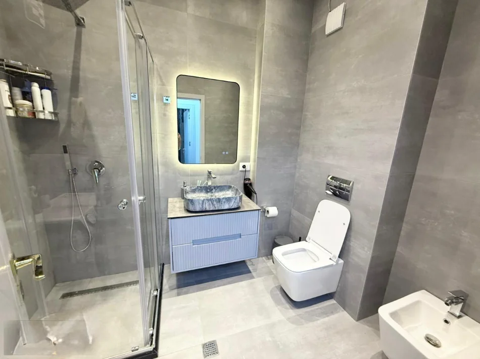 Tirane, jepet me qera apartament 2+1 Kati 4, 90 m² 550 € (Fresku)