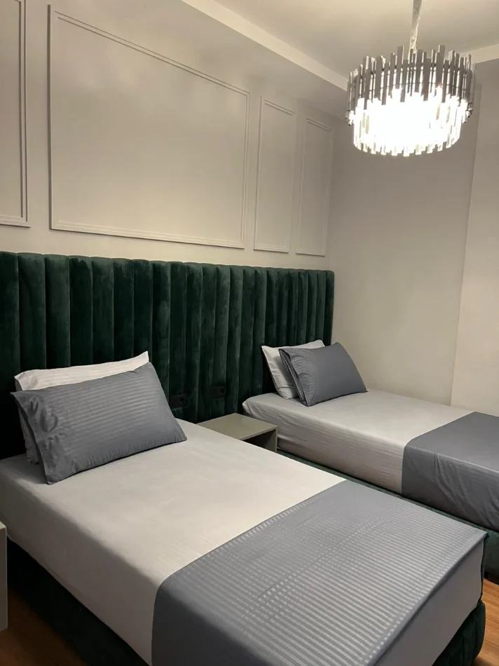 Tirane, jepet me qera 2+1 ,