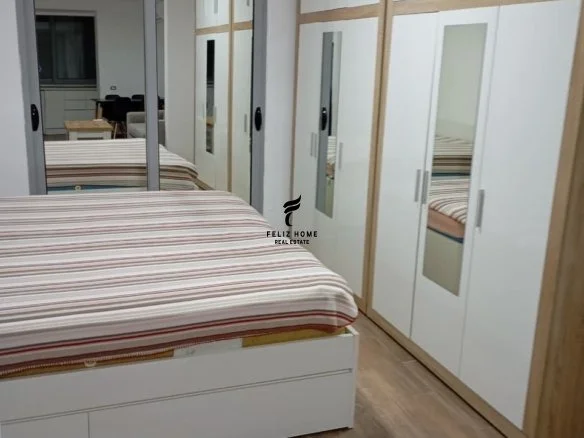 Tirane, jepet me qera apartament 1+1 Kati 1, 50 m² 350 € (BRRYLI)