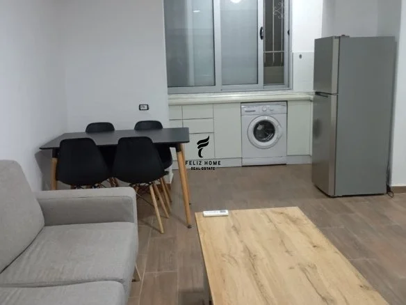 Tirane, jepet me qera apartament 1+1 Kati 1, 50 m² 350 € (BRRYLI)