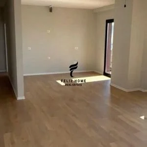 Tirane, shitet garsonier 1+1 Kati 1, 33 m² 45.000 € (RRUGA NIKO AVRAMI)