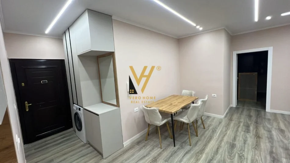 Tirane, jepet me qera apartament 1+1+Ballkon Kati 1, 92 m² 670 € (LIQENI I THATE )