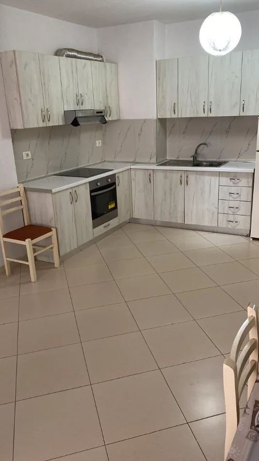 Tirane, jepet me qera apartament 2+1 Kati 3, 96 m² 540 € (MARKET XHANGOLLI)