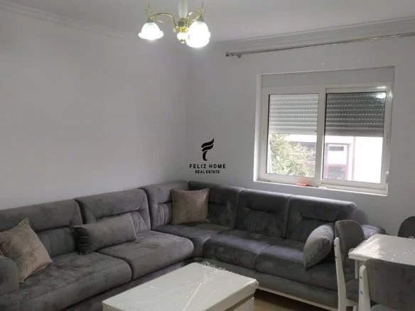 Tirane, jepet me qera apartament 1+1 Kati 3, 70 m² 500 € (VARRI I BAMIT)