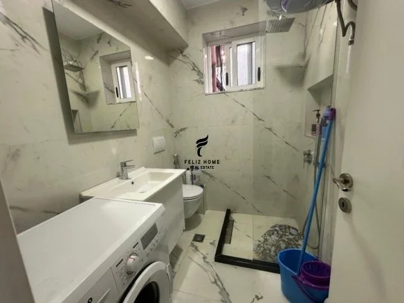 Tirane, jepet me qera apartament 2+1 Kati 2, 85 m² 800 € (BLLOK)