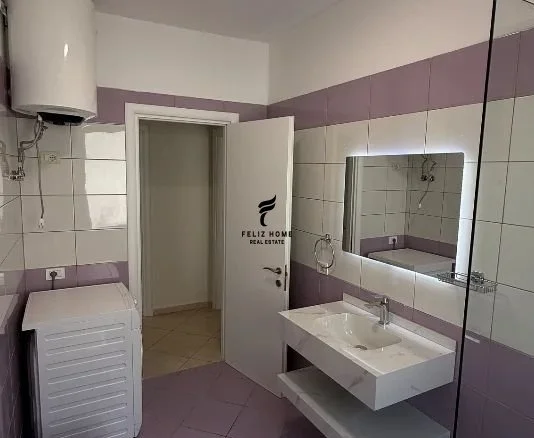 Tirane, jepet me qera apartament 2+1 Kati 5, 100 m² 550 € (ASTIR)