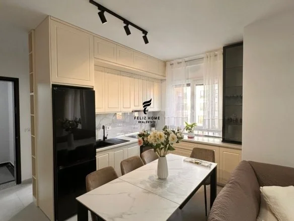 Tirane, jepet me qera apartament 2+1 Kati 6, 100 m² 1.000 € (PAZARI I RI)