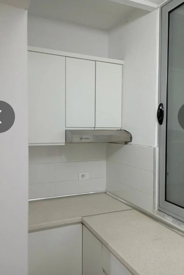 Tirane, jepet me qera apartament 1+1 Kati 4, 65 m² 350 € 