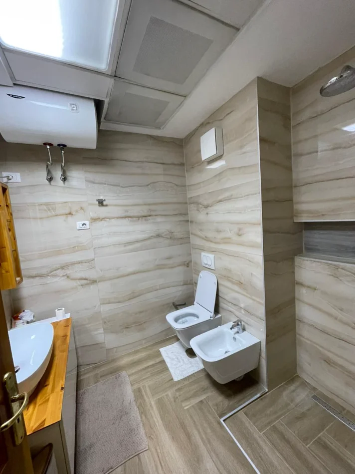 Tirane, jepet me qera apartament 2+1 Kati 6, 98 m² 750 € (RRUGA E KAVAJES)