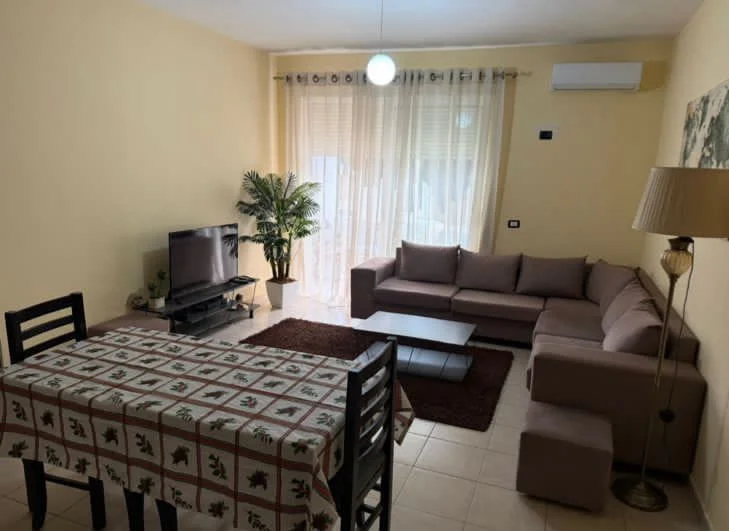 Tirane, jepet me qera apartament 2+1 Kati 5, 96 m² 550 € (Liqeni i thate)