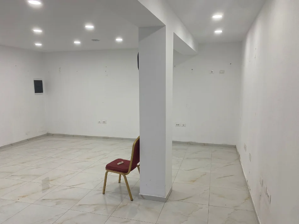🏠 SHITET Super: Amb. 48m² (📍Vasil Shanto - Blv.Bajram Curri)🔥 Super vendndodhje || Buzë Rruge ✨️ 167,000€ 💶💶