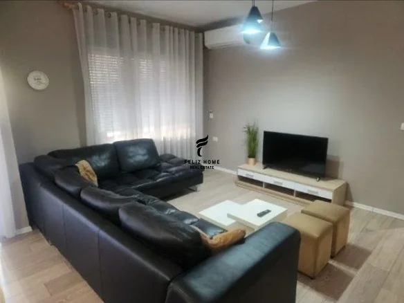 Tirane, jepet me qera apartament 1+1 Kati 2, 65 m² 650 € (MYSLYM SHYRI)